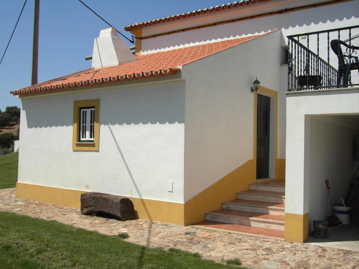 몬테모르오노보 House With Authentic Tiling And Antique Furniture 빌라 외부 사진