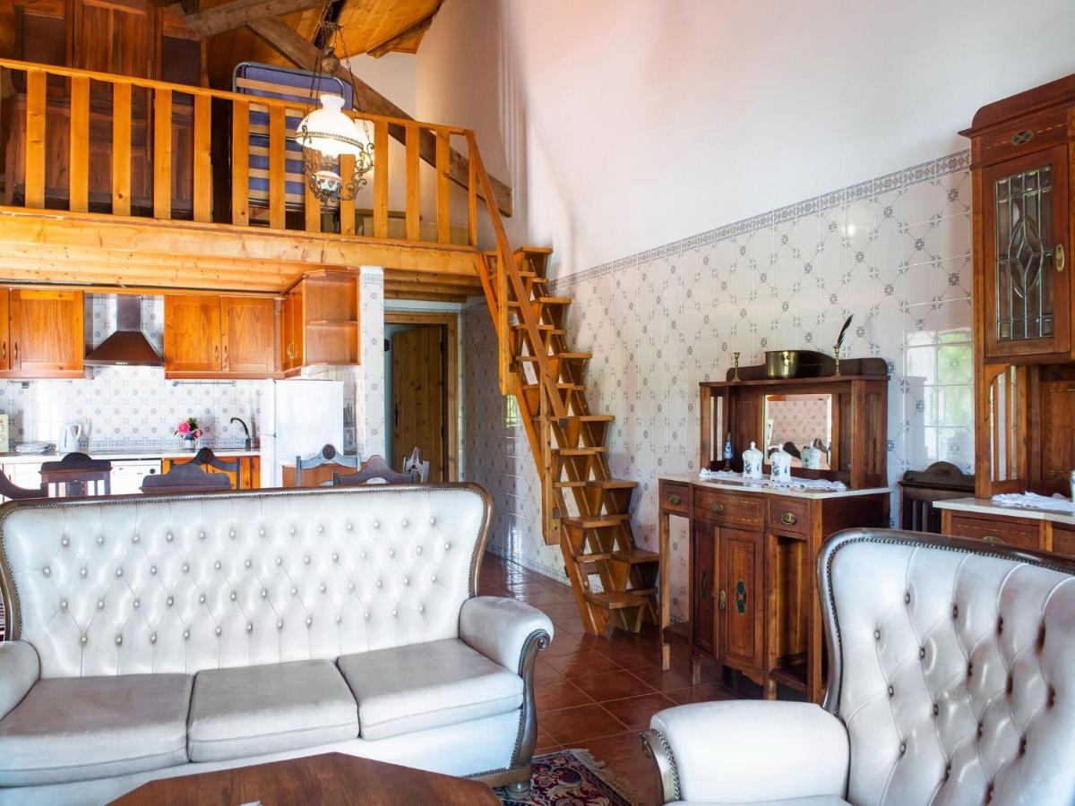 몬테모르오노보 House With Authentic Tiling And Antique Furniture 빌라 외부 사진